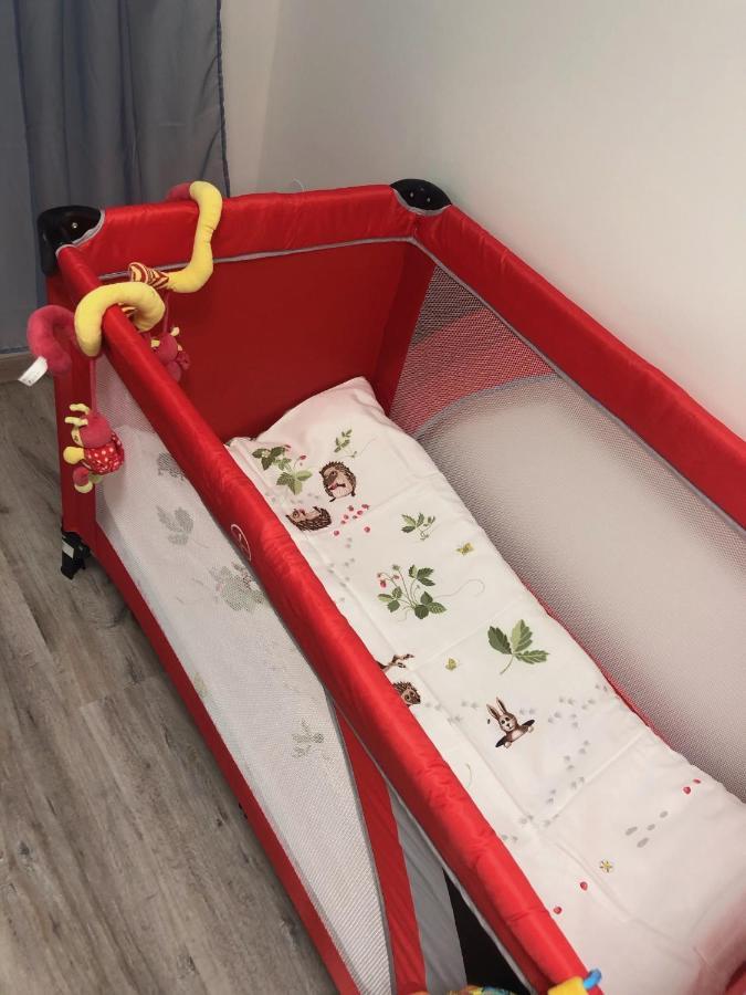 Vecsesi Rendezvenykoezpont Es Panzio Bed & Breakfast Ngoại thất bức ảnh