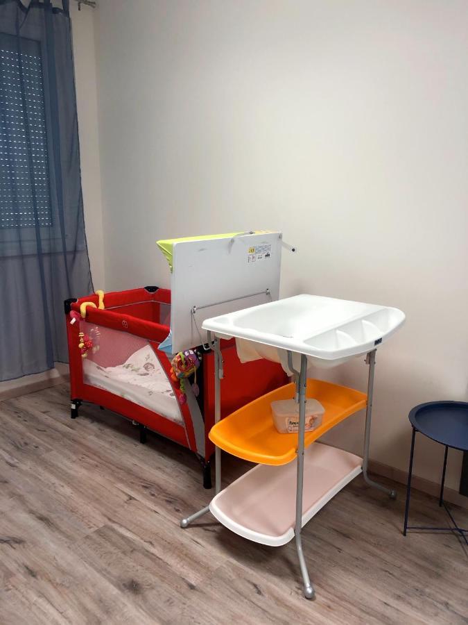 Vecsesi Rendezvenykoezpont Es Panzio Bed & Breakfast Ngoại thất bức ảnh