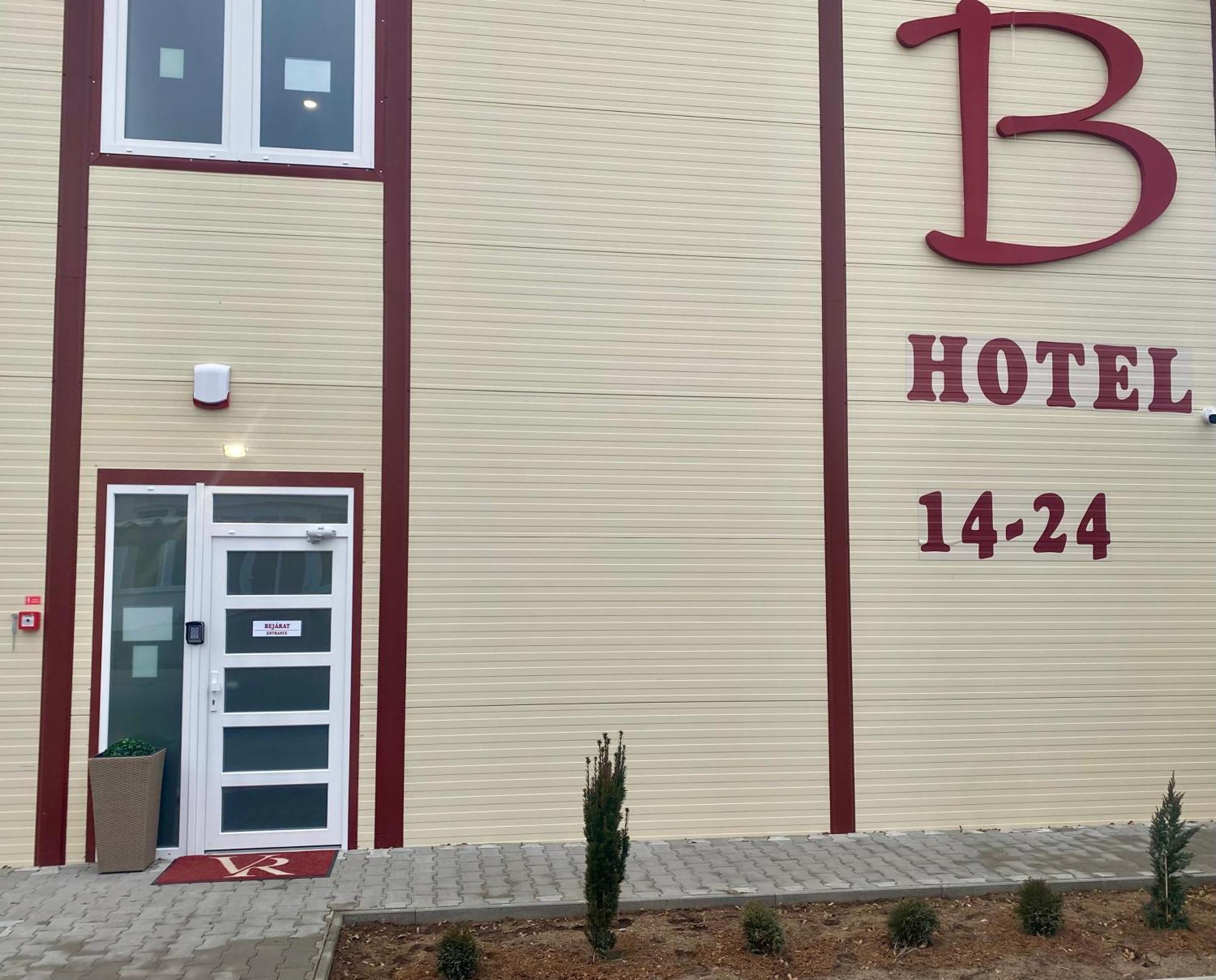 Vecsesi Rendezvenykoezpont Es Panzio Bed & Breakfast Ngoại thất bức ảnh